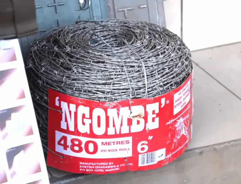Barbed wire roll